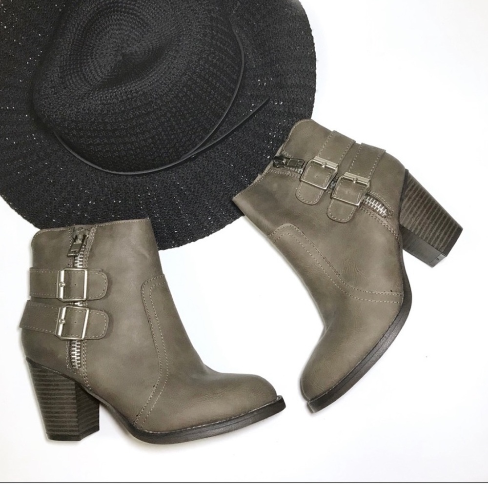 🆕 Target Mossimo Tan Taupe Buckle Strap Zip Up Ankle Booties Moto Boots, Size 6